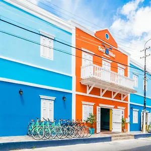 Bed & Bike Curacao Hostal